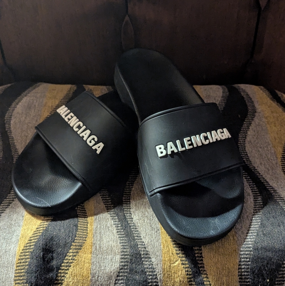 BARELY USED Balenciaga Women's Pool Slides Size 8